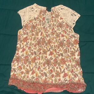 Women’s Daniel Rainn size M shirt